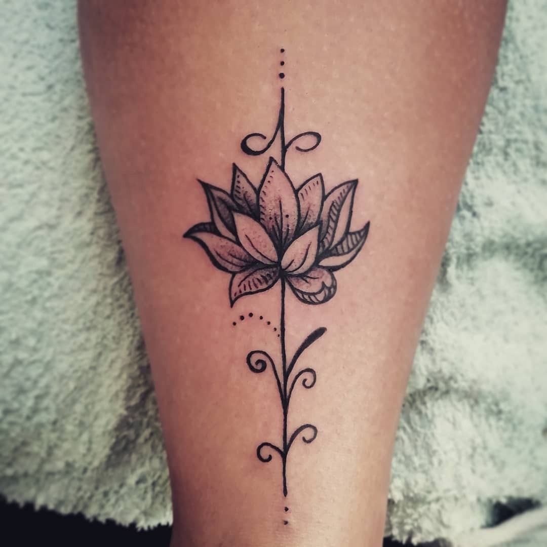 Fiore di loto tatuaggio
